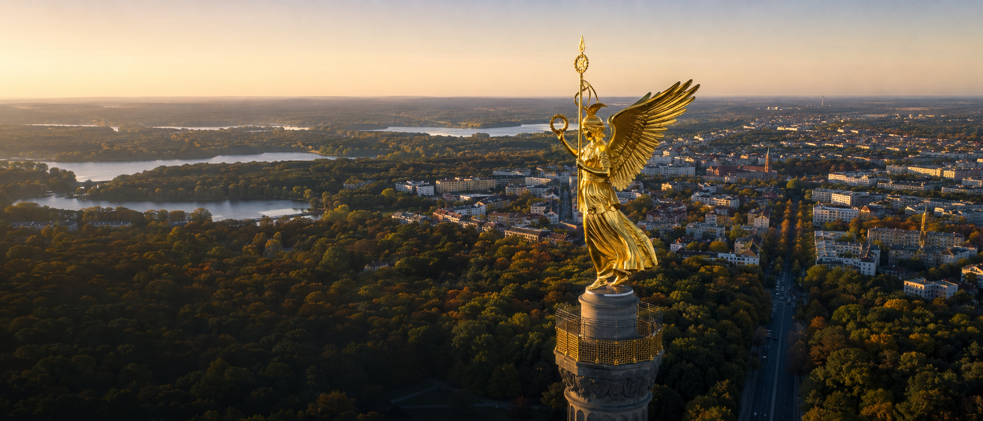 Goldelse über Berlin und dem grünen, wasserreichen Umland